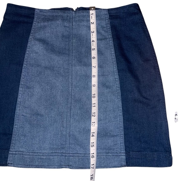 EUC Free People Color-block Denim Mini Skirt Size 12 Light Dark Wash Denim - Picture 2 of 7